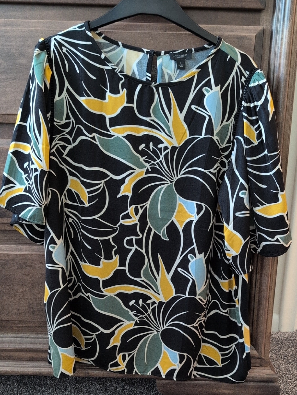 Anne Taylor Size L Black Floral Short Puff Sleeve Top with Yellow & Teal Accents